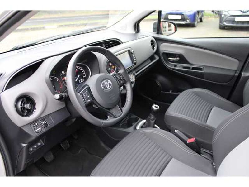 Toyota Yaris Comfort 1.0 VVT-i 5-TÜRER Spurhalteass. Fernlichtass